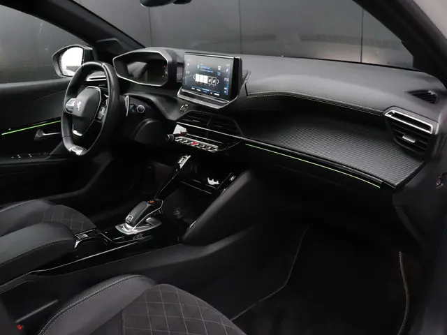 Peugeot 208 1.2 PureTech GT Pack 2021 Benzine 21