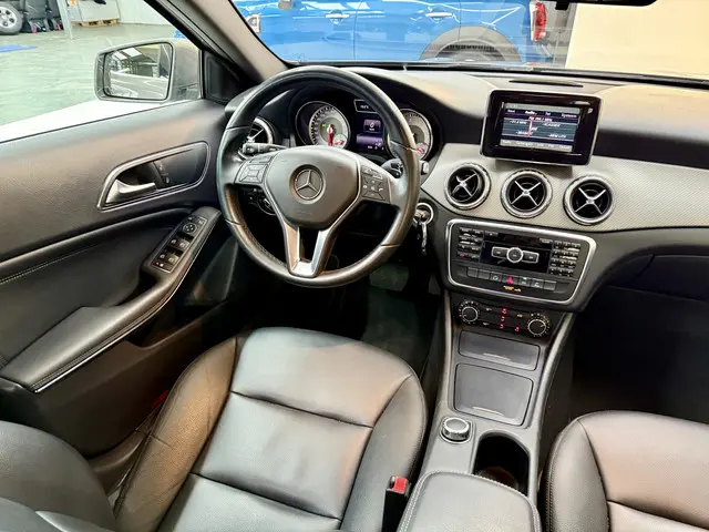 Mercedes-Benz GLA 200 Ambition, 157Pk, 2014, 2014 Benzine 4