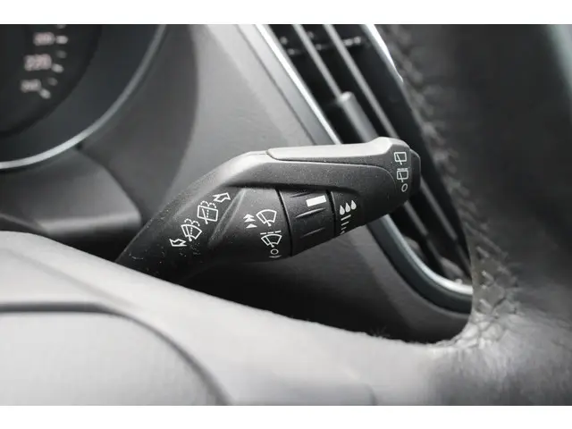 Ford C-MAX 1.5 Titanium 2015 Benzine 24