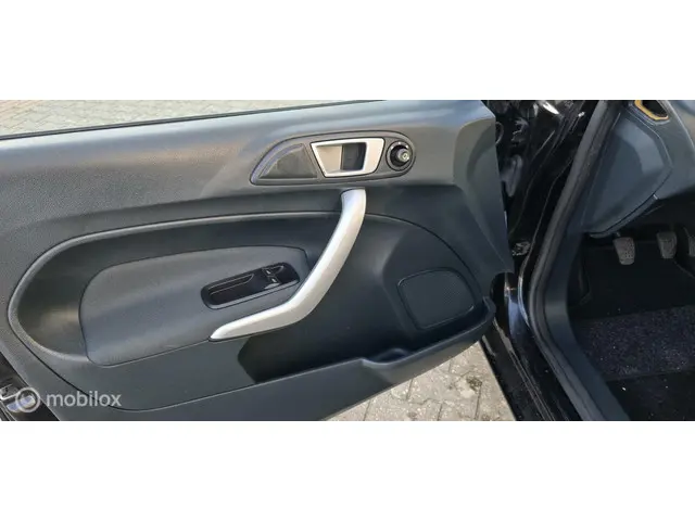 Ford Fiesta 1.25 zeer nette auto 2013 Benzine 22