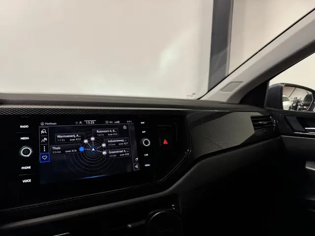 Volkswagen Polo 1.0 TSI Life PDC CARPLAY 2022 Benzine 23