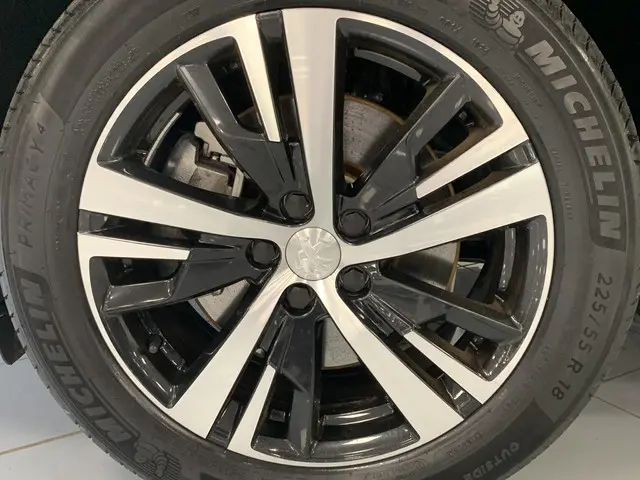 Peugeot 3008 1.6 HYbrid4 300 GT 2022 Hybride Benzine 23