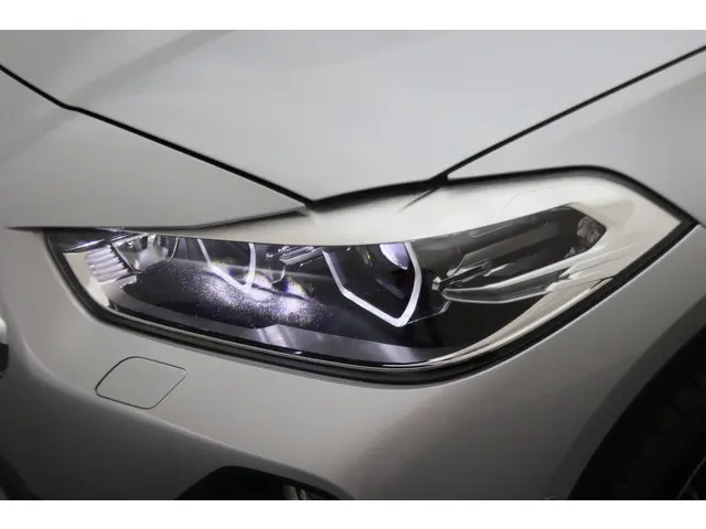 BMW X2 sDrive20i High Executive Automaat 2019 Benzine 25