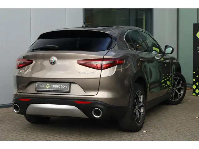 Alfa Romeo Stelvio 2