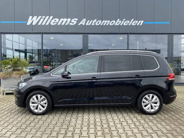 Volkswagen Touran 1.2 TSI Highline 7p 2018 Benzine 8