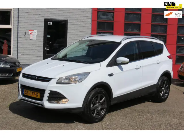 Ford Kuga 1.5 Trend , AIRCO , NAVI , LM VELG 2016 Benzine