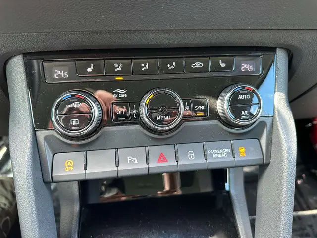 Škoda Karoq | AIRCO | NAVI | CC | ZETEL VW + STUUR 2018 Diesel 11