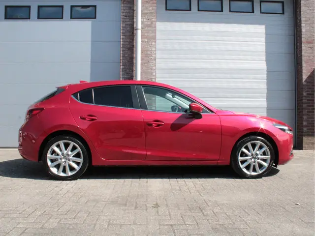 Mazda 3 2.0 SkyActiv-G 120 GT-M 2018 Benzine 6