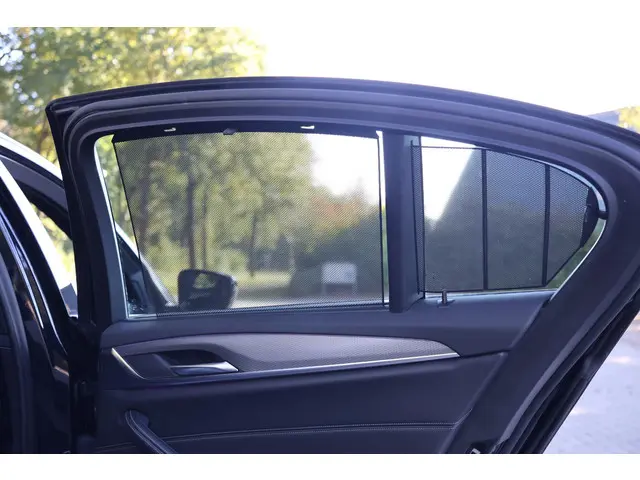 BMW 5 Serie M550i xDrive Executive 2018 Benzine 23