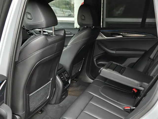 BMW X3 xDrive30e 2022 Hybride Benzine 6