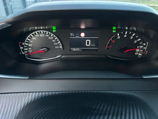 Peugeot 208 1.2 PureTech Allure 2022 Benzine 15