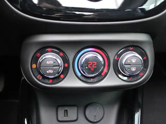 Opel ADAM 1.0 Turbo Rocks 2017 Benzine 16