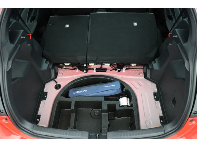 Toyota Yaris 1.5 Hybrid Executive 2022 Hybride Benzine 33