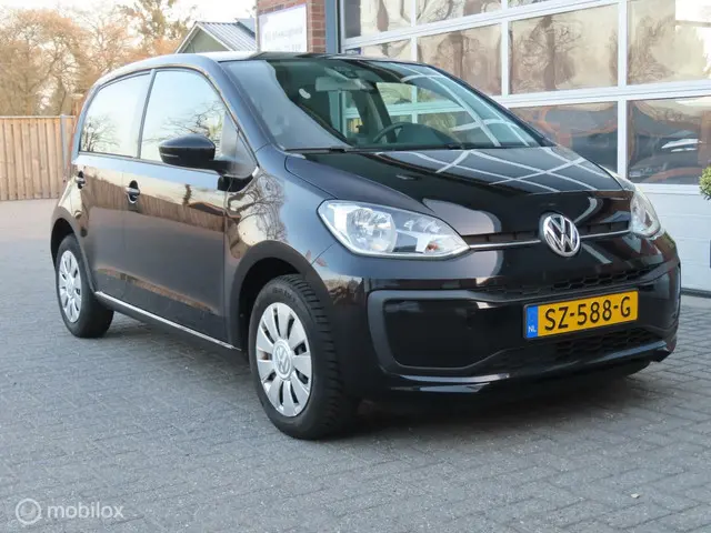 Volkswagen up! 1.0 BMT move up! 2018 Benzine 4