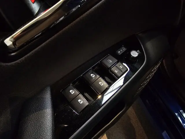 Toyota Prius 1.8 Dynamic 2018 Hybride Benzine 31