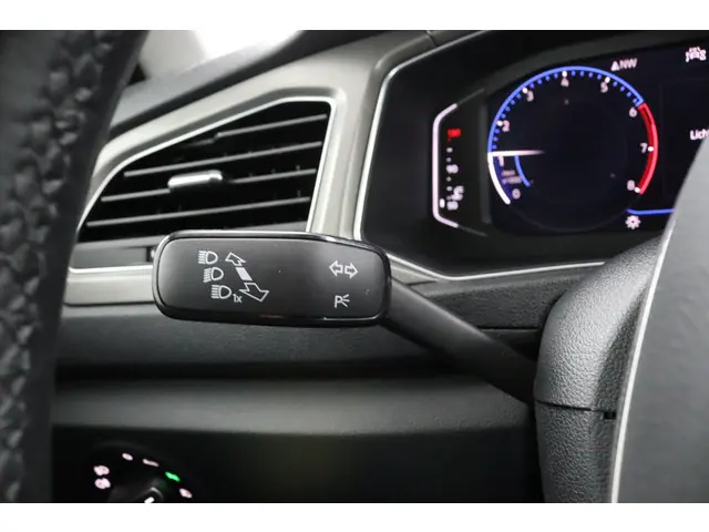 Volkswagen T-Roc 1.5 TSI Style Business 2021 Benzine 16