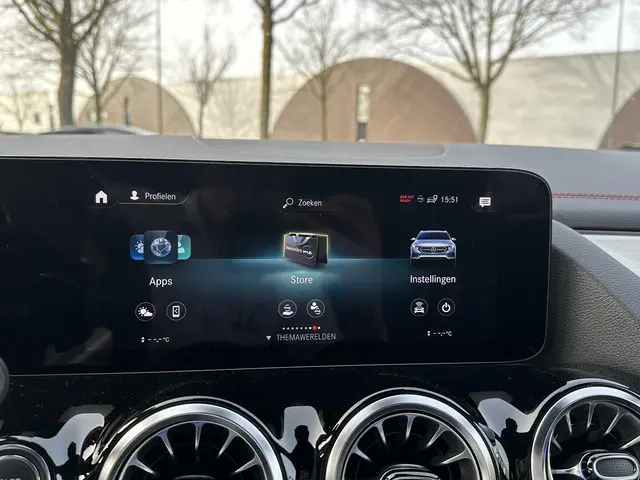 Mercedes-Benz EQA 250+ AMG Line 71 kWh 2023 Elektrisch 24