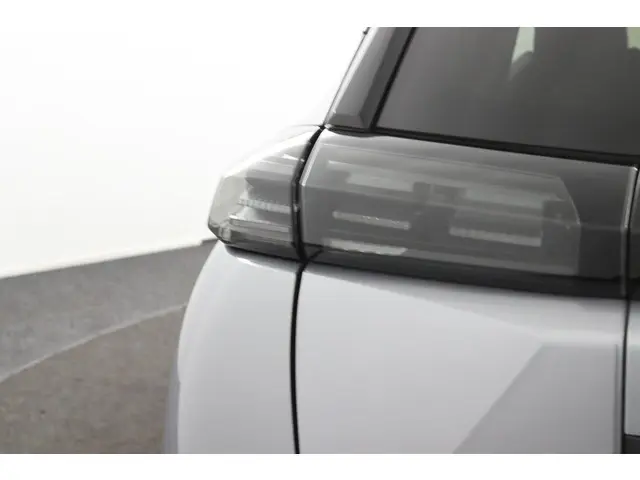 Peugeot 2008 1.2 Hybrid 136 GT 2024 Hybride Benzine 39