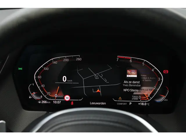 BMW 1 Serie 120i High Executive Edition 2021 Benzine 31