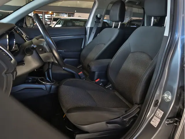 Mitsubishi ASX 1.6 Cleartec Intense 2015 Benzine 22