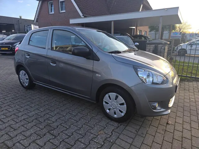 Mitsubishi Space Star 1.0 Entry 2015 Benzine 3