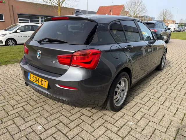BMW 1 Serie 118i Executive 2018 Benzine 7