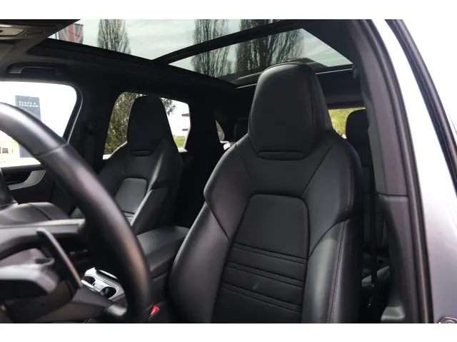 Porsche Cayenne 3.0 E-Hybrid 2023 Hybride Benzine 27
