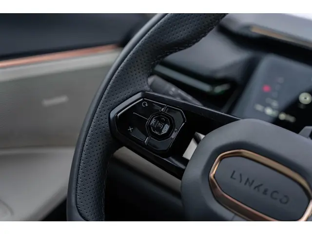 Lynk & Co 08 1.5 More 2026 Hybride Benzine 49