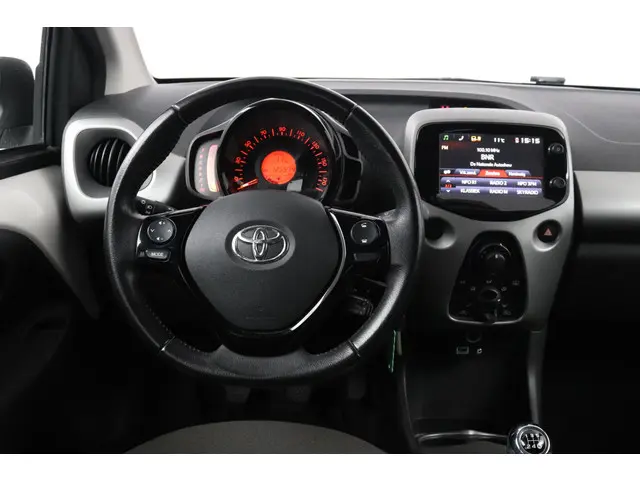 Toyota Aygo 1.0 VVT-i x-wave 2016 Benzine 16