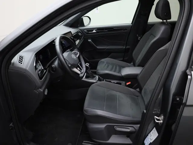 Volkswagen T-Roc 1.0TSI/110PK Style DSG 2022 Benzine 17
