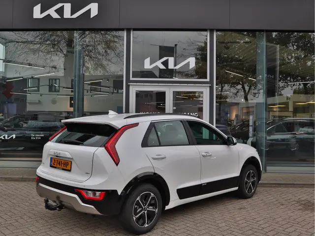 Kia Niro 1.6 GDi Hybrid DynamicLine 2024 Hybride Benzine 4
