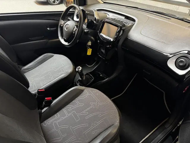 Toyota Aygo 1.0 VVT-i x-joy 2018 Benzine 13