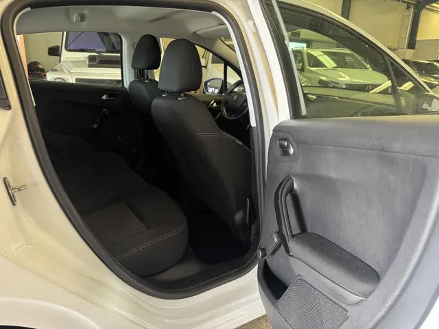Peugeot 208 1.2 PureTech Blue Lion 2018 Benzine 19