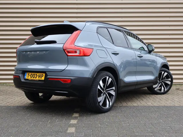 Volvo XC40 B3 Plus Dark 2023 Benzine 4