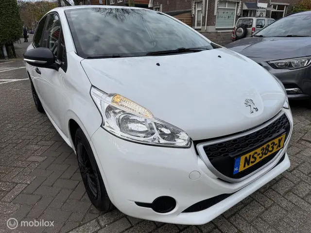 Peugeot 208 1.0 VTi Access 2014 Benzine 2