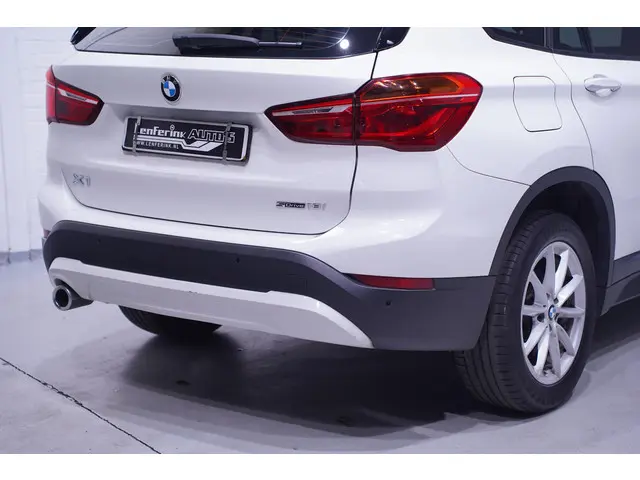 BMW X1 sDrive18i Edition 2019 Benzine 16