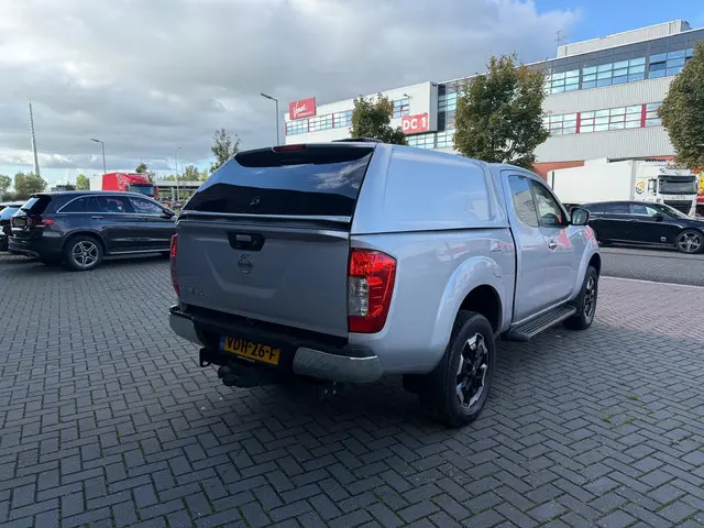 Nissan Navara 2.3 dCi N-Connecta King Cab 2019 Diesel 6
