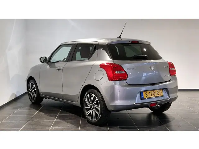 Suzuki Swift 1.2 Style Smart Hybrid 2023 Benzine 7