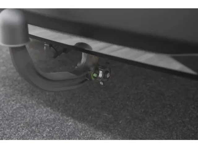 Peugeot 2008 PureTech 130 EAT8 Allure 2021 Benzine 4