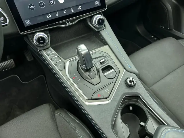 Lynk & Co 01 1.5 261pk PHEV 2023 Hybride Benzine 12