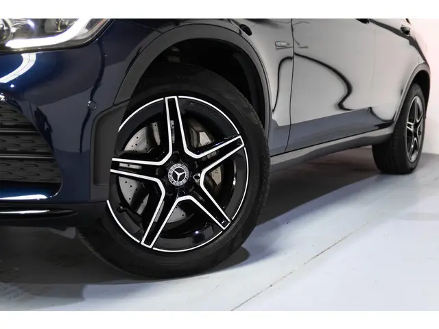 Mercedes-Benz GLC 300e 4MATIC 2021 Hybride Benzine 13