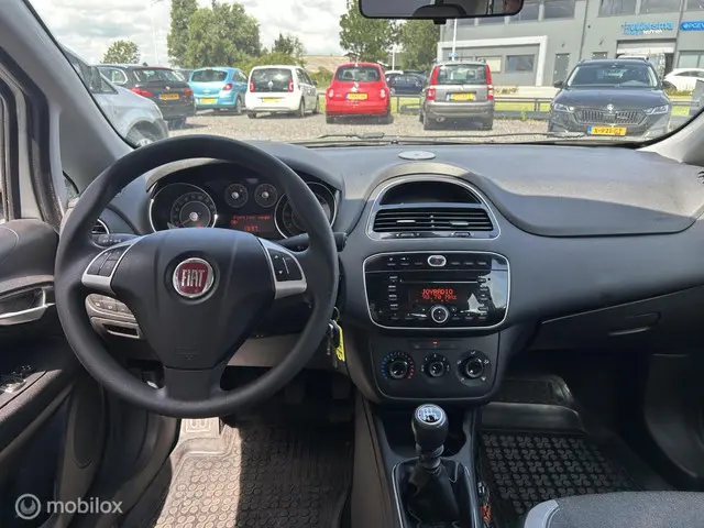Fiat Punto Evo 1.2 "AIRCO+LMV+ZUINIG+WEINIG KM" 2012 Benzine 7