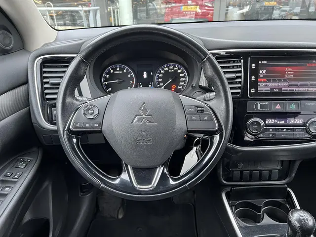 Mitsubishi Outlander 2.0 2017 Benzine 24