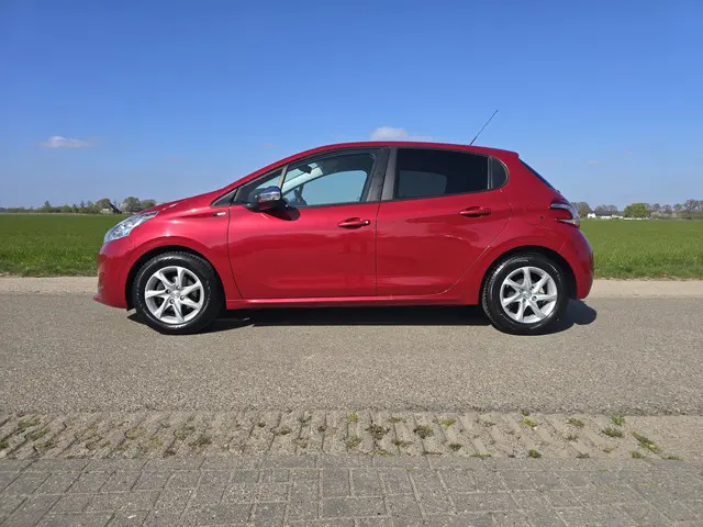 Peugeot 208 1.2 PureTech Style 2015 Benzine 2
