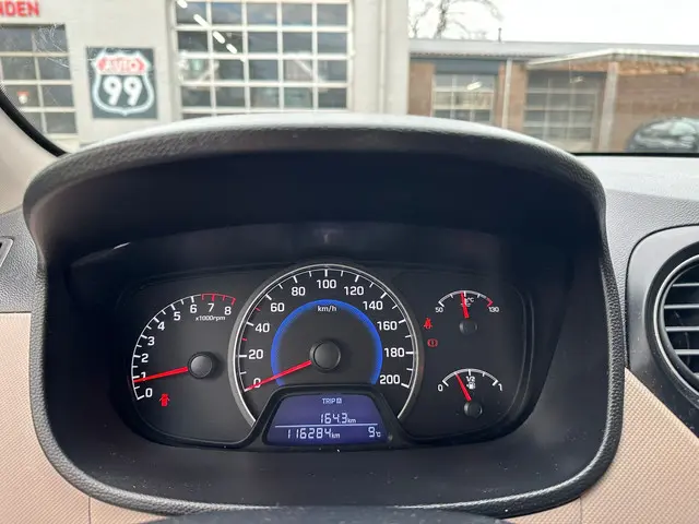 Hyundai i10 1.0i i-Drive 2015 Benzine 21