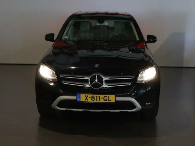 Mercedes-Benz GLC 350e 4MATIC 2018 Hybride Benzine 32