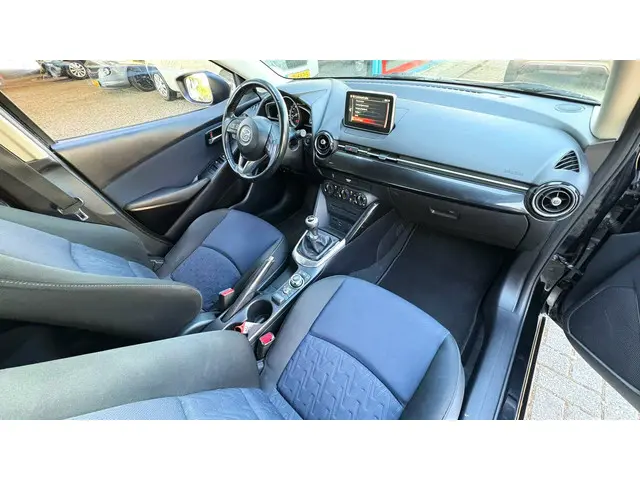 Mazda 2 2