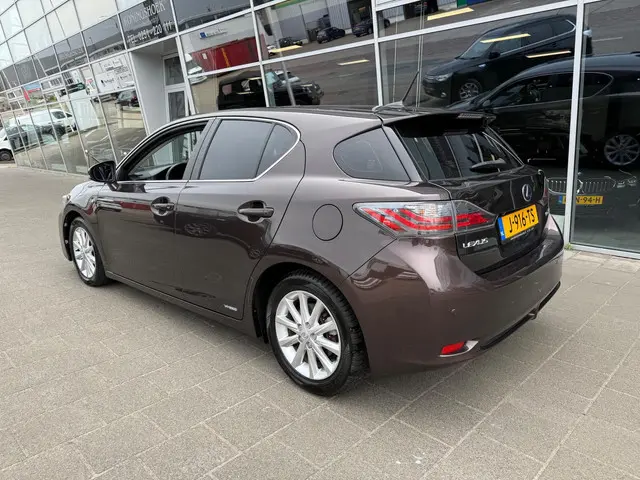 Lexus CT 200h F-Sport Line 2012 Hybride Benzine 8