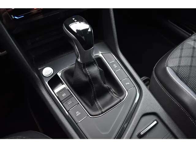 Volkswagen Tiguan 1.5 TSI R-Line Business+ 2021 Benzine 20