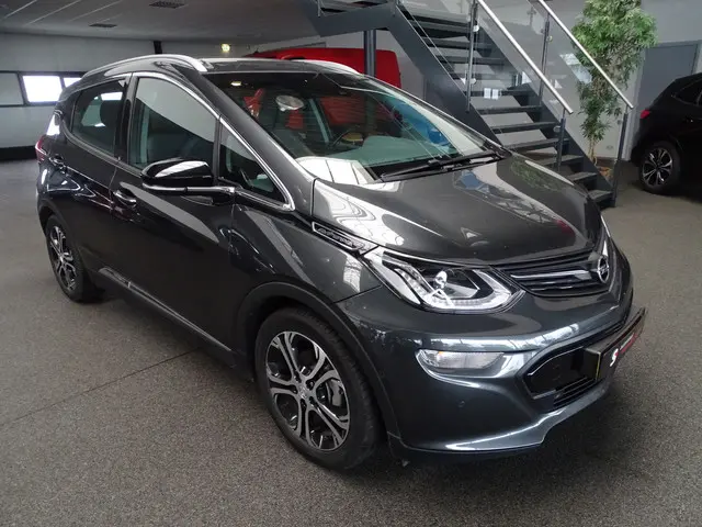Opel Ampera-e 3
